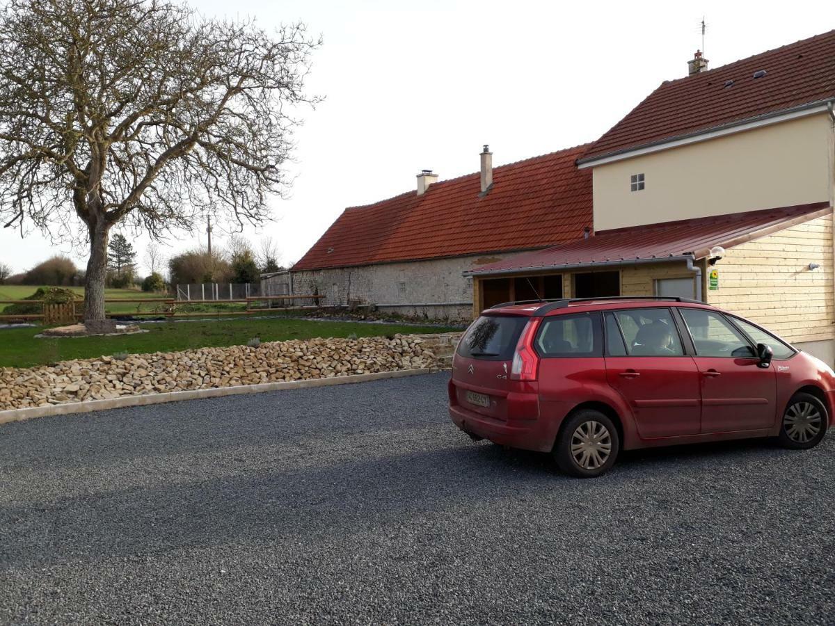 Gite " Le Vieux Noyer" Liesville-sur-Douve Exterior photo