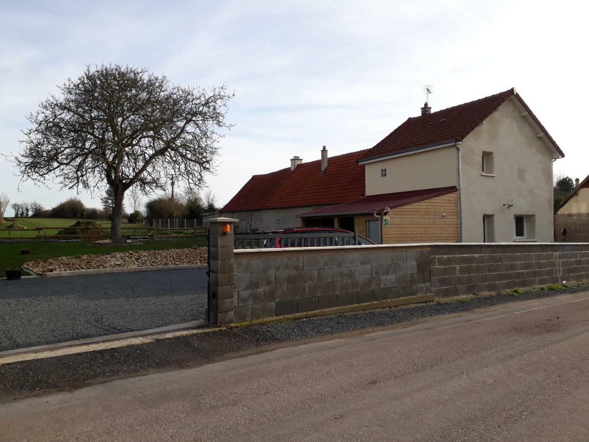 Gite " Le Vieux Noyer" Liesville-sur-Douve Exterior photo