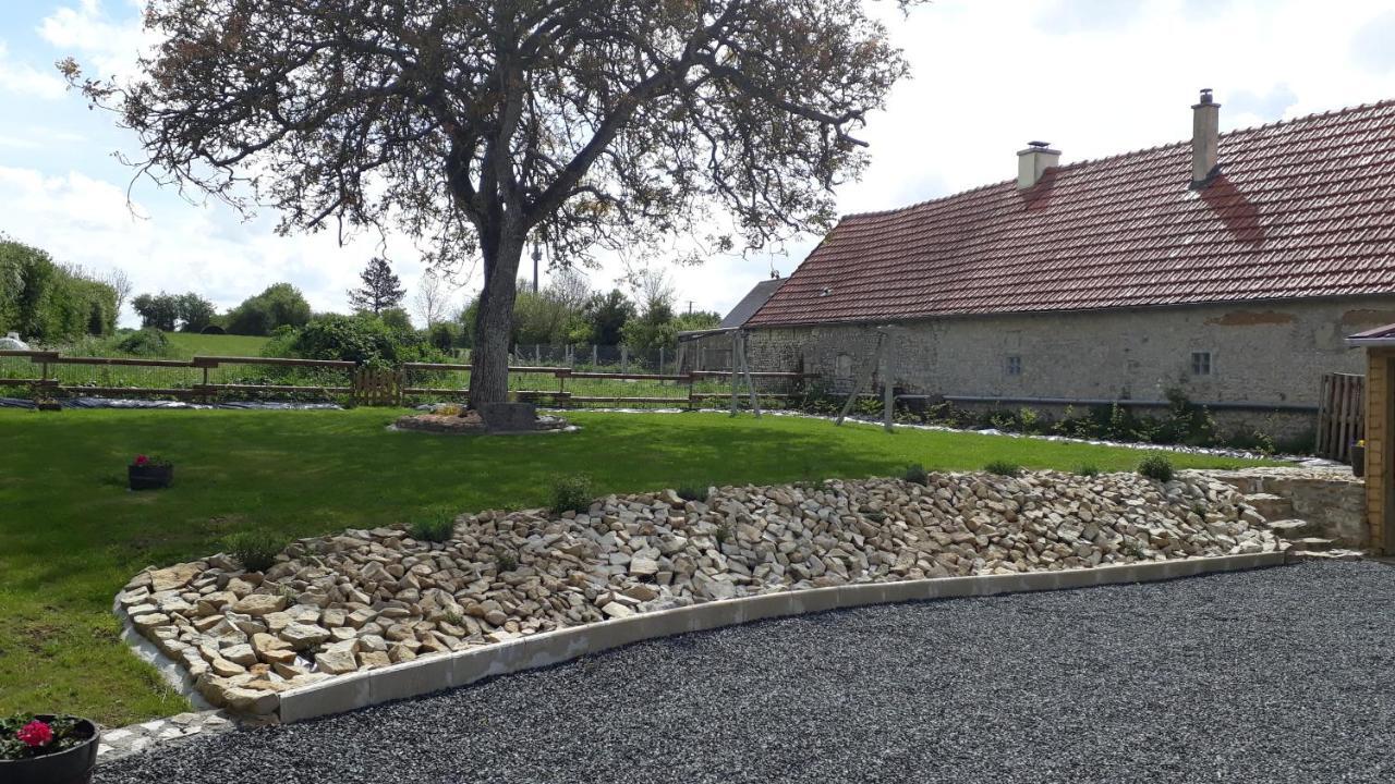 Gite " Le Vieux Noyer" Liesville-sur-Douve Exterior photo